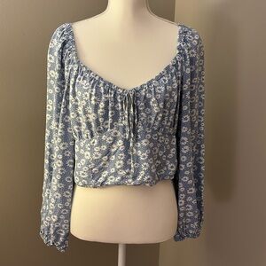 Wild Fable blue cropped long sleeve top with white floral detail. Size XXL
